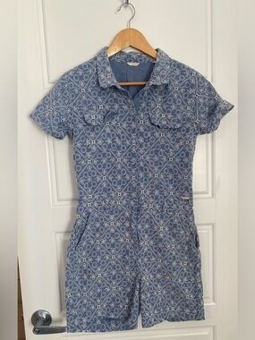 Guess Blue Eyelet Short-Sleeve Romper Size Small ?